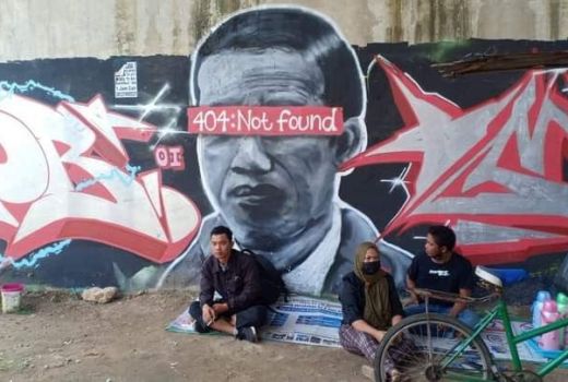 Mural Mirip Jokowi di Flyover Bandung Akhirnya Dihapus - GenPI.co