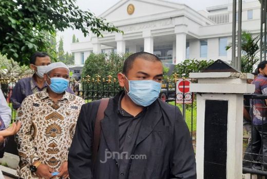 Aziz Yanuar Merapat Mahkamah Agung, Bawa Keberatan Habib Rizieq - GenPI.co