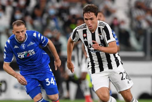 Diam-diam Mematikan, Manchester United Jalin Komunikasi dengan Federico Chiesa - GenPI.co