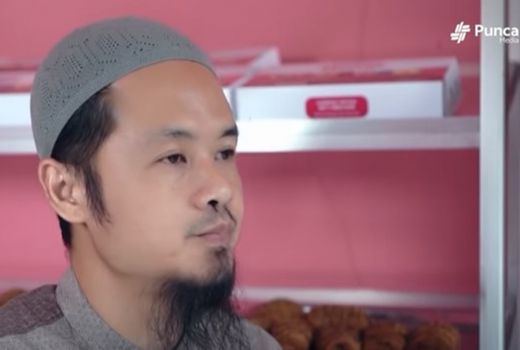 Dulu Tawarkan Ojek Payung, Kini Pak Nur Pebisnis Sukses - GenPI.co