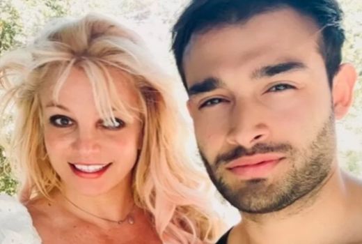 Pacaran 5 Tahun, Britney Spears Resmi Tunangan - GenPI.co