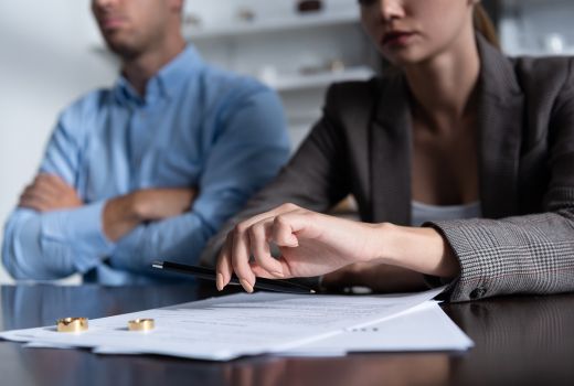 3 Alasan Istri Memilih Cerai Padahal Suami Tajir Melintir - GenPI.co