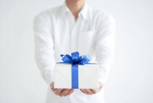 Ini Dia Kado yang Pas untuk 4 Zodiak Ini, Dijamin Bakal Suka - GenPI.co