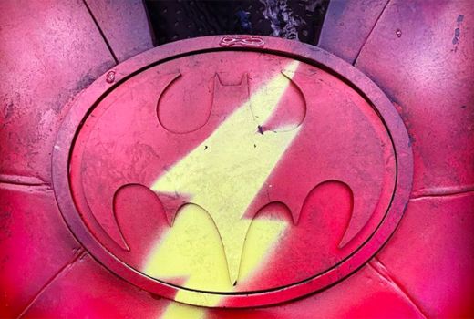 Nih Bocoran Kostum Batman Versi Keaton di Film The Flash, Keren! - GenPI.co