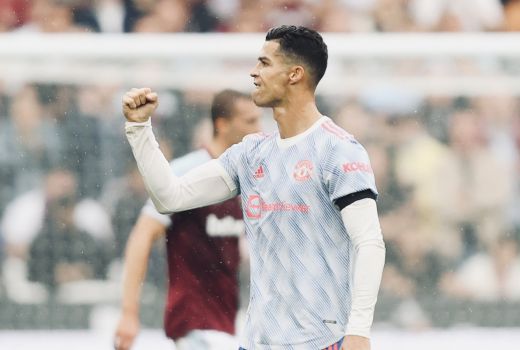 Man Utd vs Burnley 2-0: Cristiano Ronaldo Dibenci Habis-habisan - GenPI.co