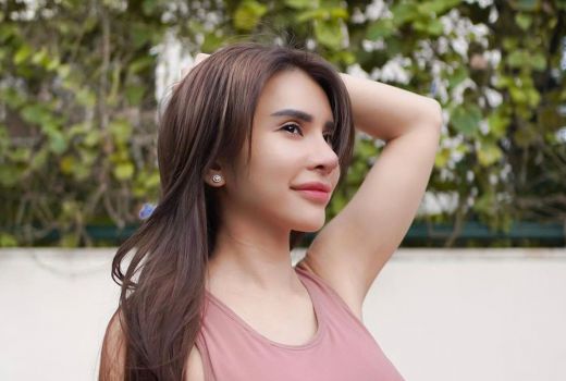 Maria Vania Pamer Foto Renang, Ketiak Glowing Jadi Sorotan, Auuww - GenPI.co