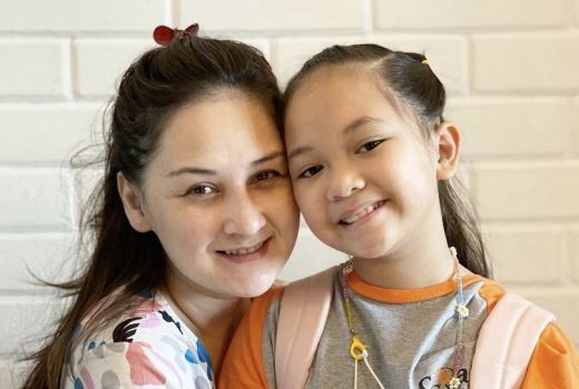 Begini Cara Mona Ratuliu Bikin Anak Jadi Percaya Diri - GenPI.co