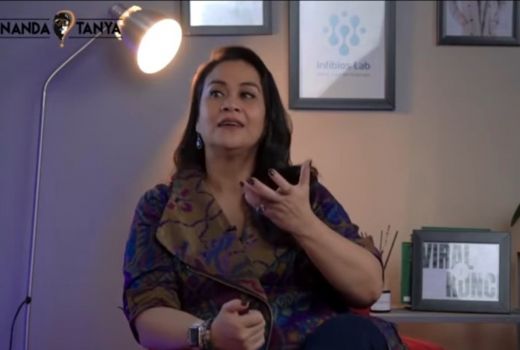 Impikan Wanita Lain Saat Bermain Cinta, Komentar Zoya Amirin Top - GenPI.co
