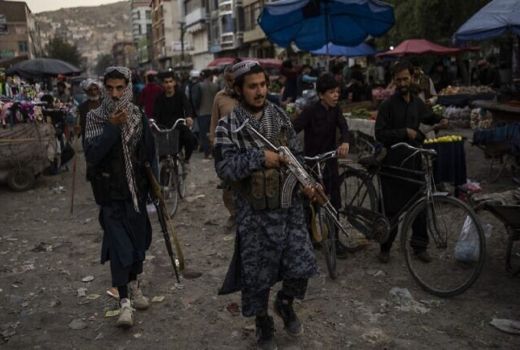 Kelaparan Karena Tak Dapat Gaji Pensiun, Eks PNS Afghanistan Protes ke Taliban - GenPI.co