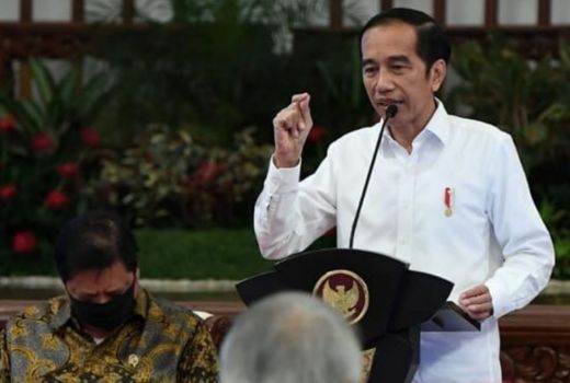 Suara Lantang Jokowi Sentil Polisi: Ada Mural Saja Takut - GenPI.co