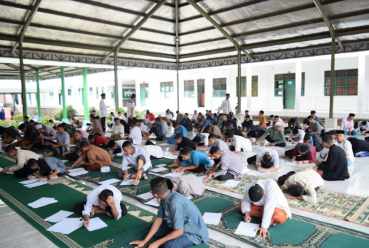Pesantren di Indonesia Harus Siap Hadapi Tantangan Teknologi - GenPI.co