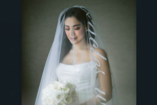 Romantis, Jessica Iskandar Tulis Janji Pernikahan di Veil Gaun - GenPI.co