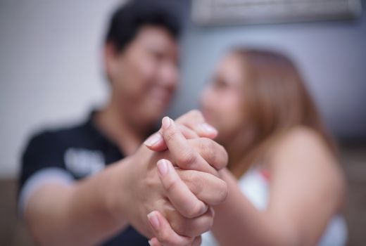 Teteskan Serum Ini di Area Kewanitaan, Dijamin Lekas Nikmat - GenPI.co
