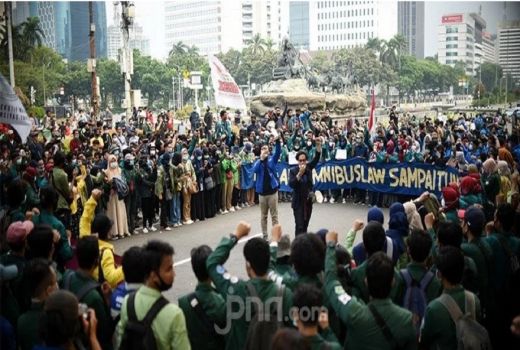 Politikus PDIP Duga Ada Sponsor Tajir Partai Mahasiswa Indonesia - GenPI.co