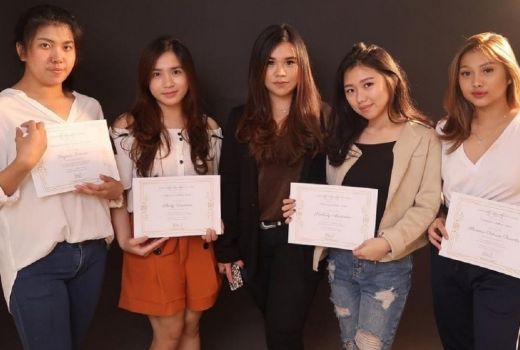 Givency Makeup Academy Sukses Mencetak MUA Top - GenPI.co