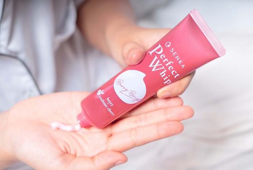 Senka Perfect Whip Berry Bright, Rahasia Wajah Cerah Merona Alami - GenPI.co