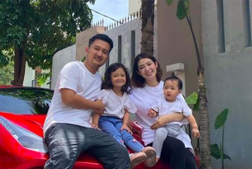 Inilah Sosok Crazy Rich Surabaya yang Mengurus Anak Vanessa Angel - GenPI.co