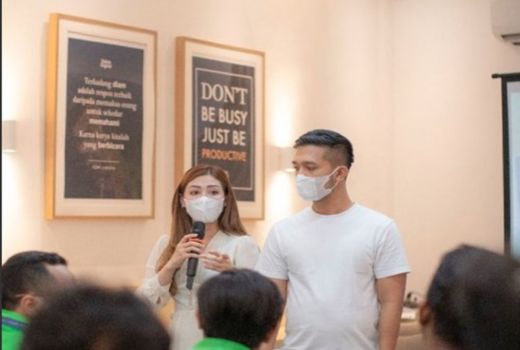 Kisah Sukses Delta Hesti, Crazy Rich yang Jaga Anak Vanessa Angel - GenPI.co