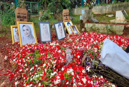 Makam Vanessa Angel Mau Dipindah, Sang Sahabat Mendadak Emosi - GenPI.co