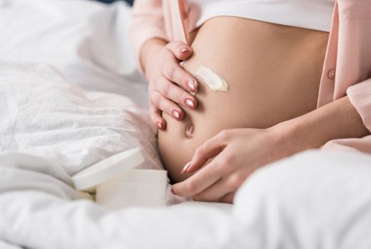 3 Cara Jitu Menghilangkan Stretch Mark Usai Melahirkan - GenPI.co