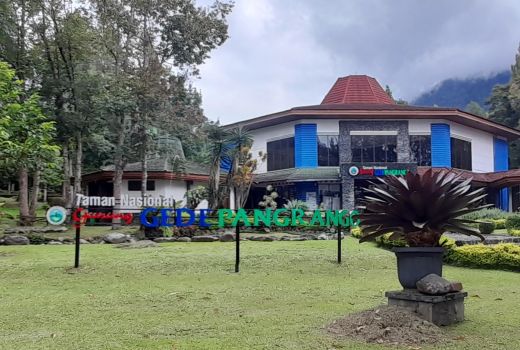Mengungkap Praktik Pendakian Ilegal Sampai ke Akar-akarnya - GenPI.co