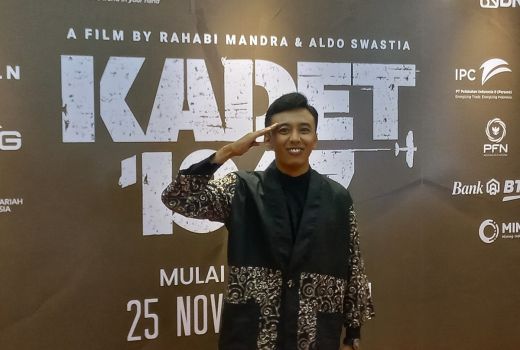 Poster Film KADET 1947, Fajar Nugra: Bisa Dipamerin Ke Mama - GenPI.co