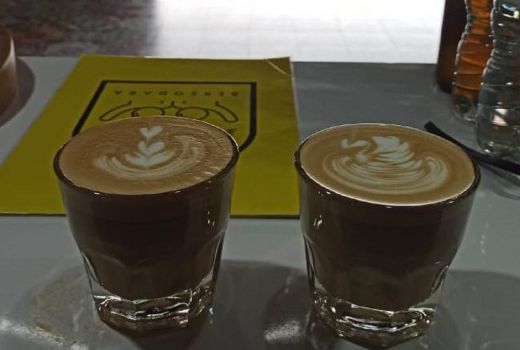Warung Kopi Bersaudara, Kafe Estetik & Nyaman dengan Harga Murah - GenPI.co