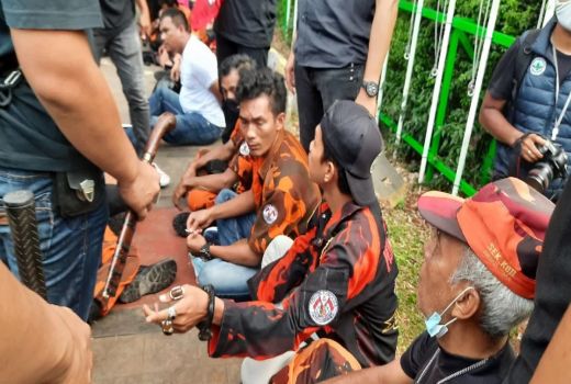 Anak Buahnya Dikeroyok PP, Kombes Sambodo Bersuara Keras - GenPI.co