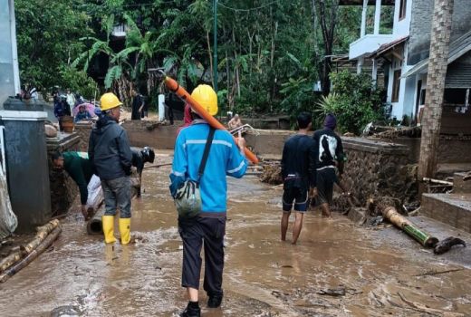 10 Gardu PLN Terdampak Banjir Bandang di Garut - GenPI.co