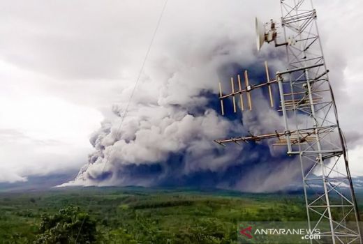7 Misteri Gunung Semeru Bikin Bulu Kuduk Merinding, Seram Banget - GenPI.co