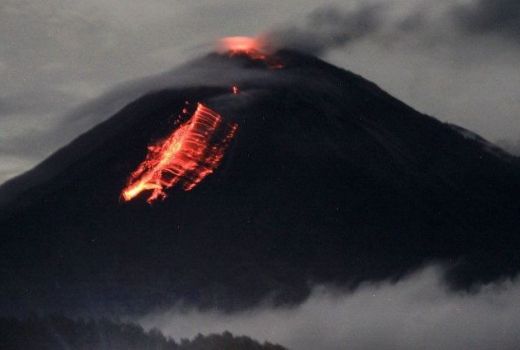 Erupsi Gunung Semeru Bikin Kawasan Terdampak Gelap Gulita - GenPI.co