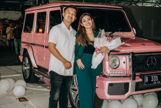 Crazy Rich Surabaya Beri Kado ke Istri, Harganya Fantastis - GenPI.co