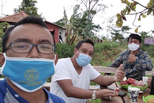 Gadaikan Sawah, Yusuf Bangun Tempat Camping, Laris Manis - GenPI.co