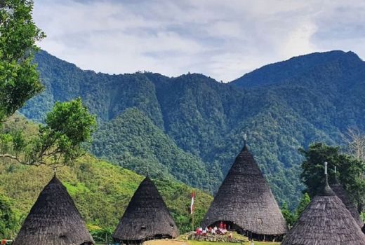 5 Destinasi Wisata Lokal yang Unik, Cocok Buat Liburan Akhir Tahun! - GenPI.co