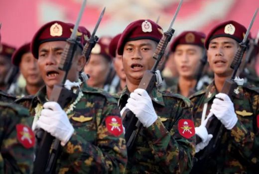 Tentara Myanmar Biadab, 11 Warga Desa Ditembaki Lalu Dibakar - GenPI.co