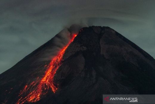 Gunung Merapi Kembali Semburkan Awan Panas, Lihat Kondisi Terkini - GenPI.co