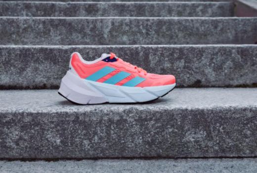 Kerennya Adidas Adistar, Sepatu Lari dengan Sol paling Lembut - GenPI.co