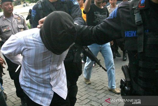 Densus 88 Ringkus 5 Tersangka Terorisme di Tangsel, Tegang! - GenPI.co