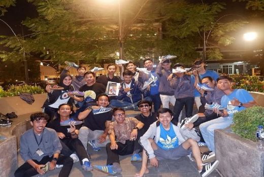 Komunitas Anak Muda Pencinta Adidas, Keren Habis - GenPI.co