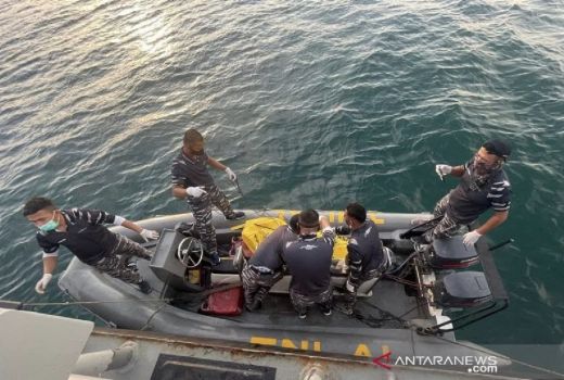 Patroli TNI AL Temukan Jasad Diduga PMI Korban Kapal Karam - GenPI.co