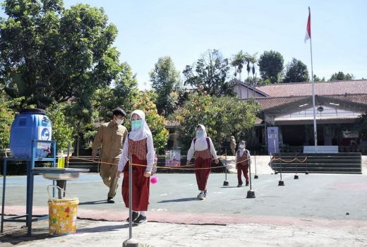 18 Sekolah di Jakpus Ditutup, 37 Pelajar Terinfeksi Covid-19 - GenPI.co