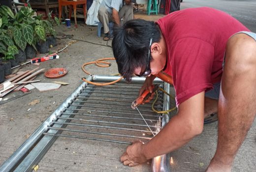Mau Pasang Terali Jendela di Rumah? Sebegini Harganya - GenPI.co