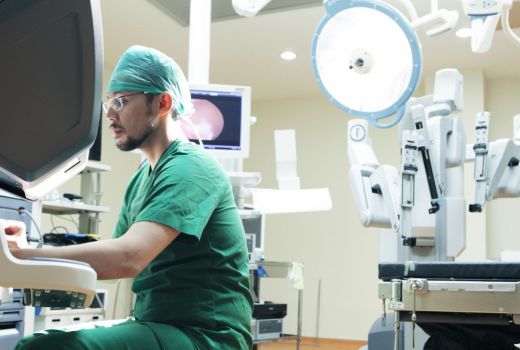 Teknologi Robotic Surgery di Indonesia Top, Pak Jokowi Bersuara - GenPI.co