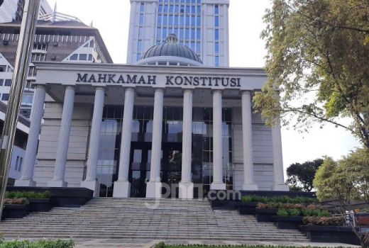 Presiden Jadi Cawapres, Jerry Massie Sebut Humas MK Irasional - GenPI.co