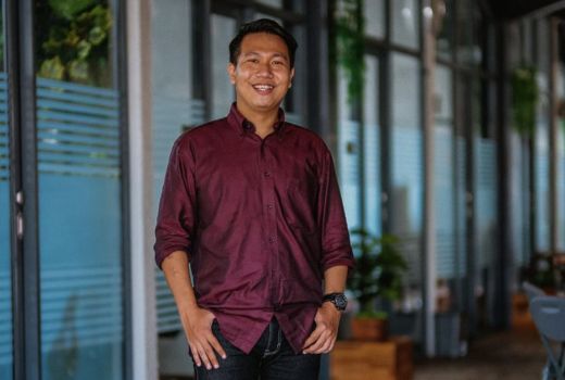 Hendra Bantu Mama Bisnis Risol, Keuntungannya Nampol - GenPI.co