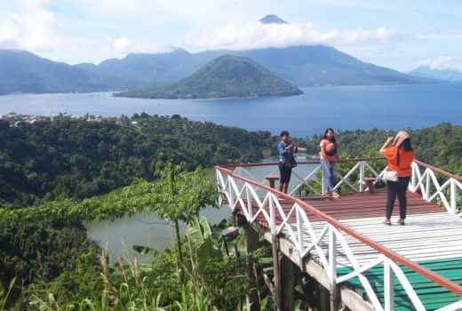 Ini Dia Danau Laguna Ngade Jadi Surga Tersembunyi di Ternate - GenPI.co