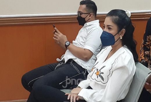 Disebut Janda Bodong, Nindy Ayunda Diam Seribu Bahasa - GenPI.co