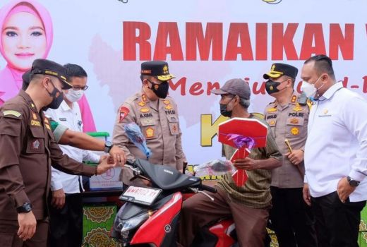 Kapolda Riau Mohammad Iqbal Bikin Warga Gemetaran - GenPI.co
