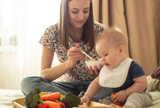 Strategi Penting Pemberian MPASI untuk Bayi yang Harus Bunda Ketahui - GenPI.co