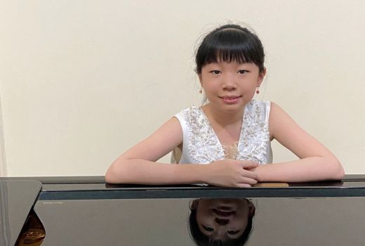 Keren, Pianis Cilik Claire Nicole Ingin Jadi Guru Musik - GenPI.co